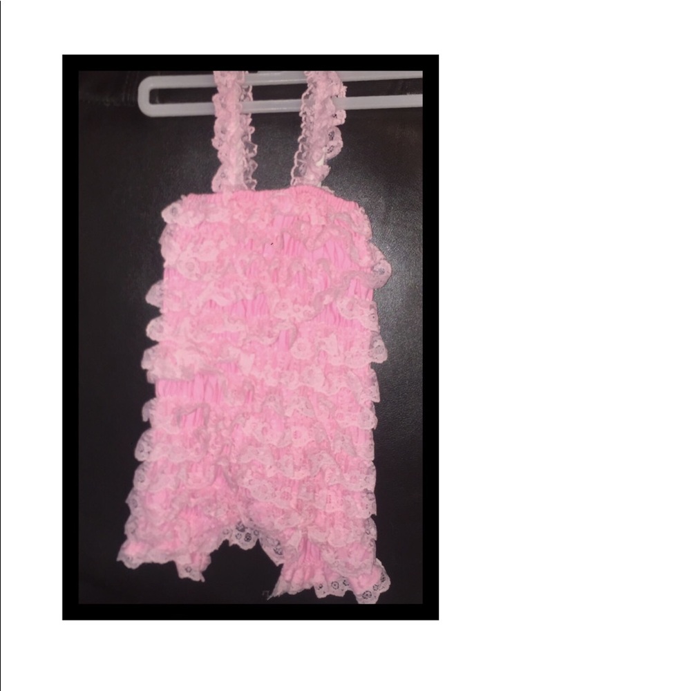 Rows of Lacy Ruffles! Great for photos!